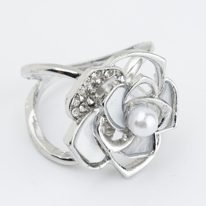 Brosa Shopika | Floare Argintie cu Perla și Pietricele