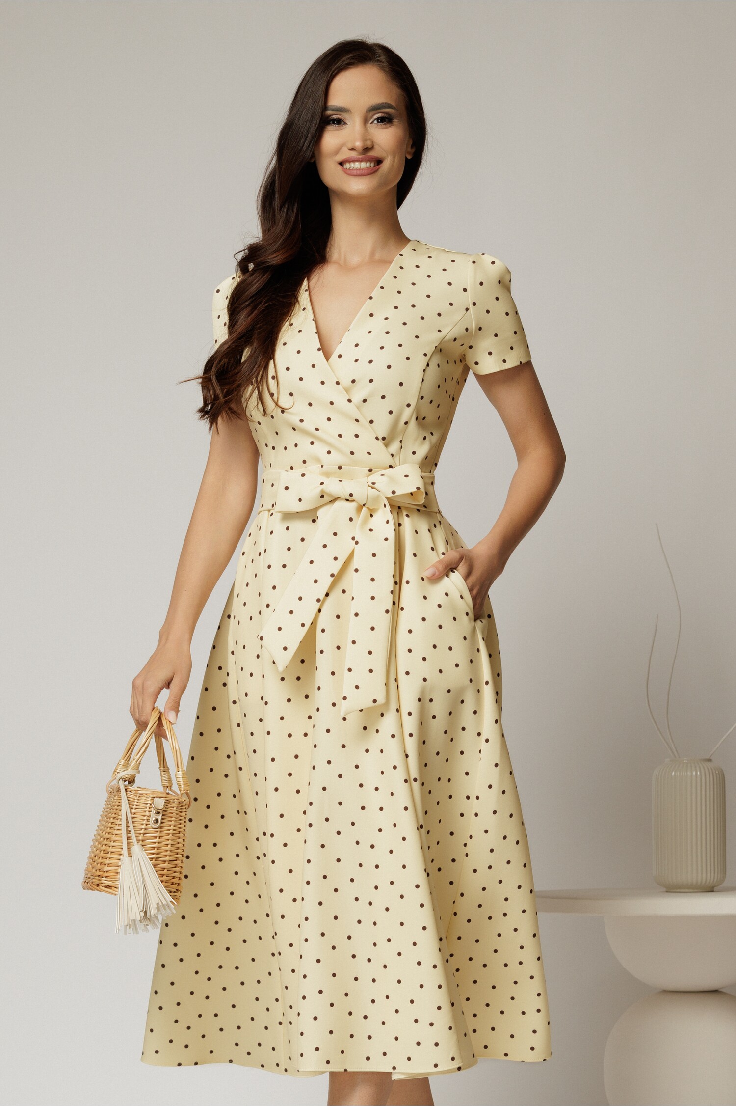 Rochie Galbena cu Buline si Decolteu Petrecut - DY Fashion