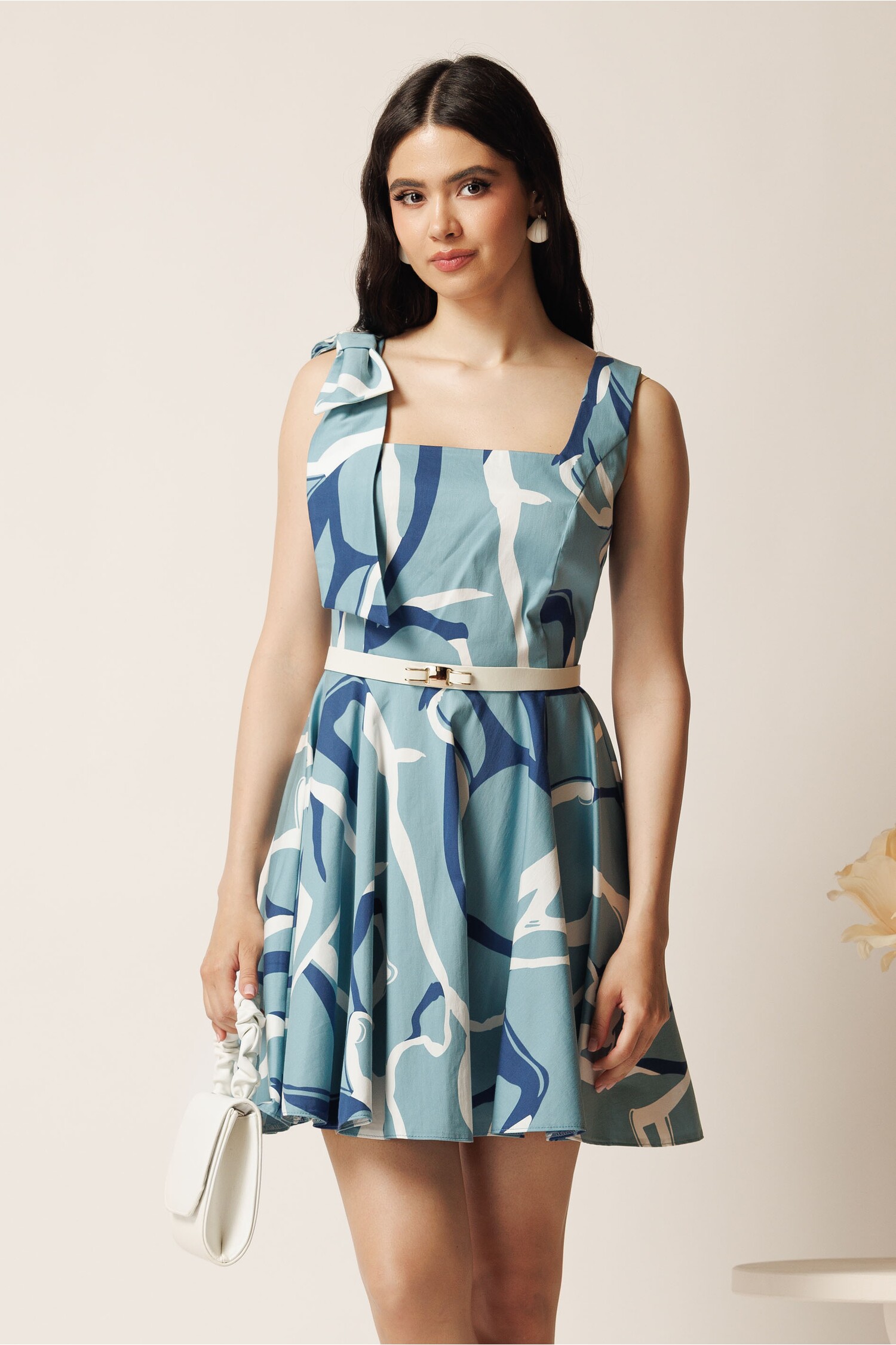 Rochie scurtă bleu clos cu curea detasabilă