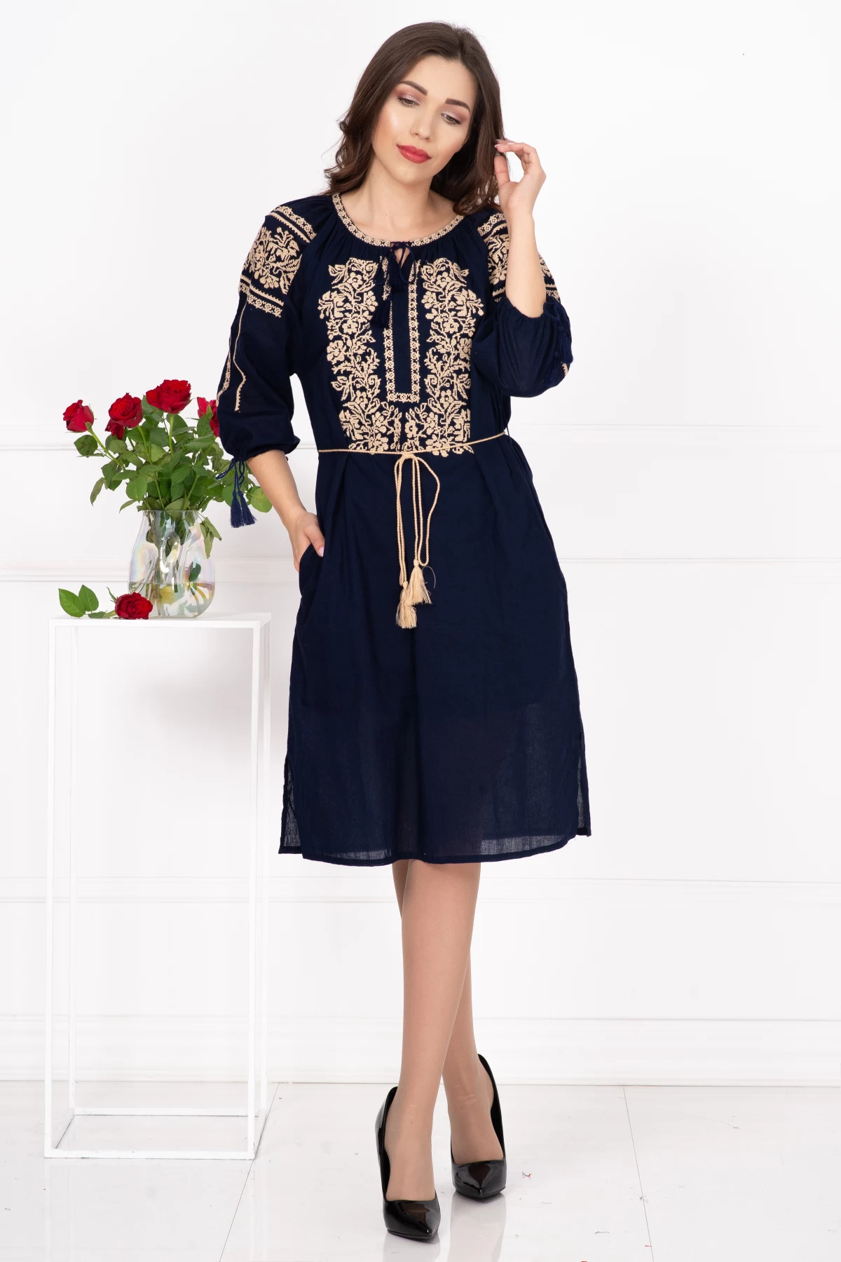 Rochie Traditionala Elisa cu Broderie Florala