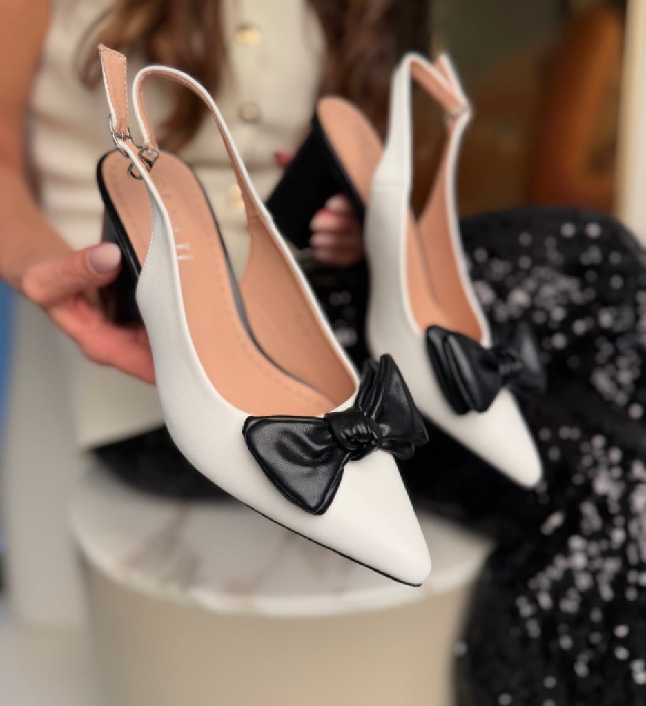 Pantofi Long albi cu toc - eleganță și confort