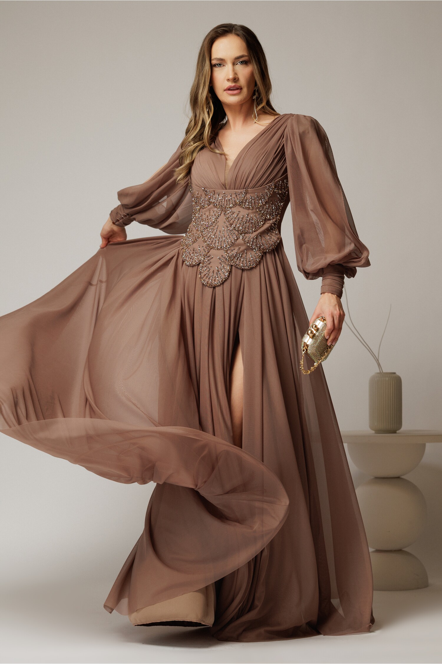 Rochie Bej Lungă de Seară cu Corset și Strassuri Elegante