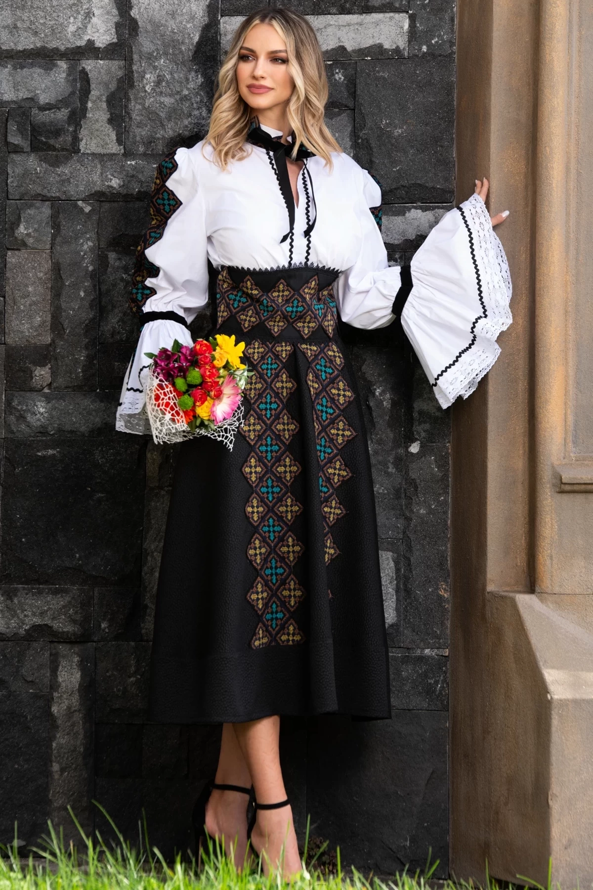 Fustă Românească Brodată Legendaria | Eleganță Tradițională - imagine 2