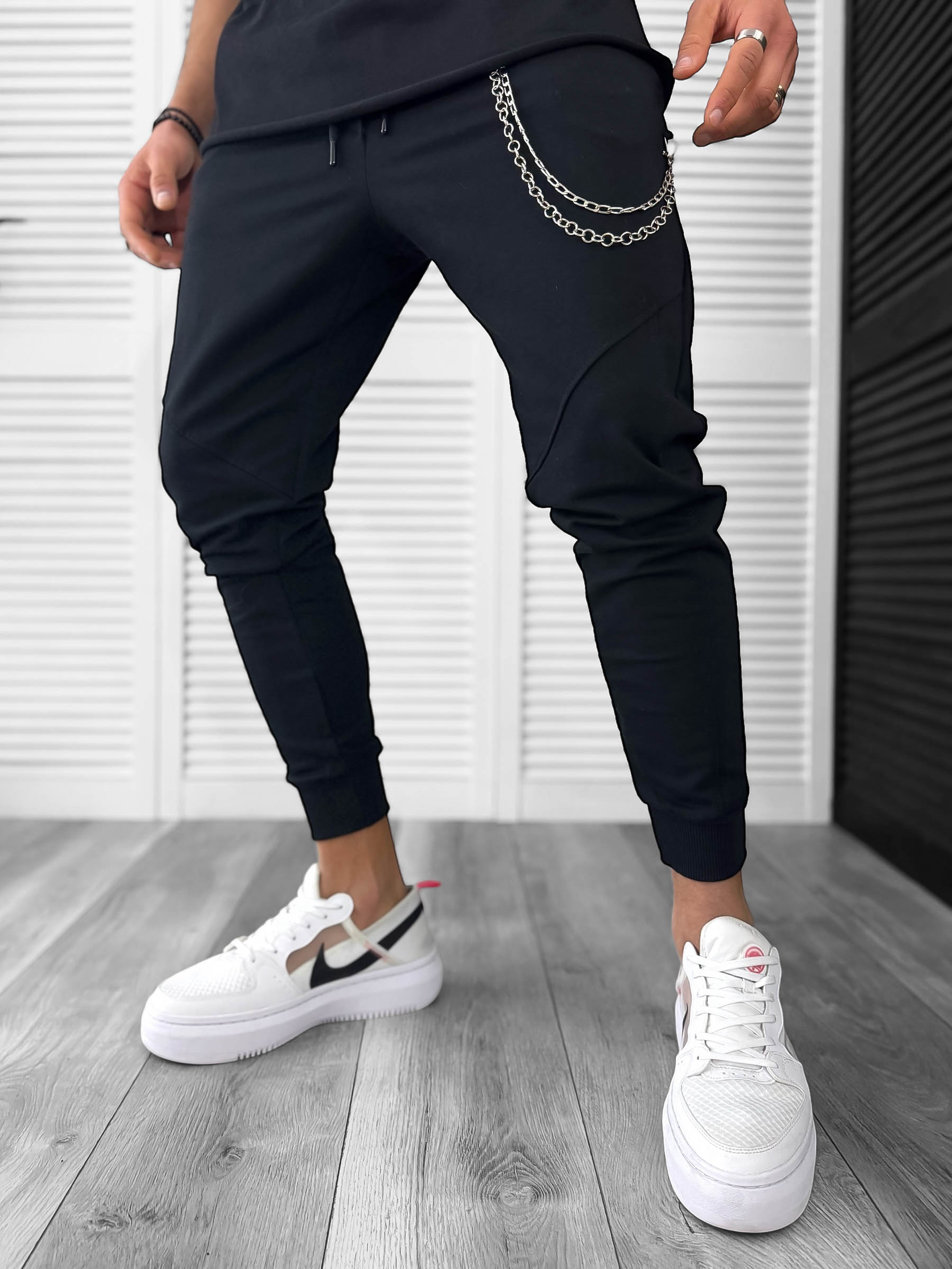 Pantaloni Trening Negri Conici - Stil și Confort