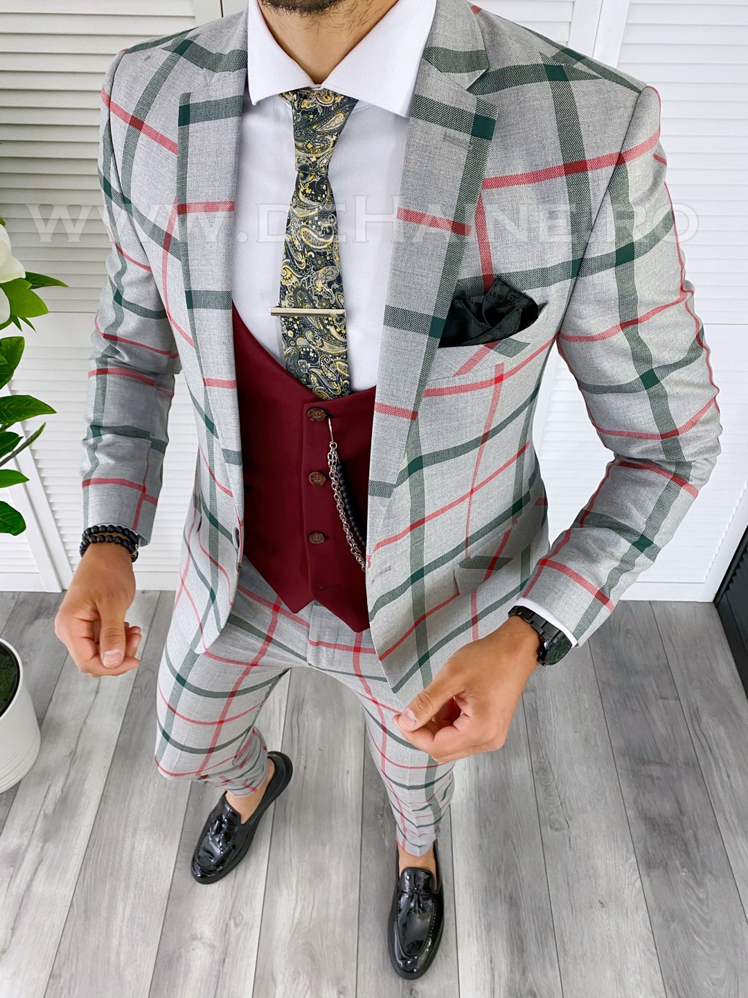 Costum Barbati Slim Fit cu Vesta Grena - Elegant