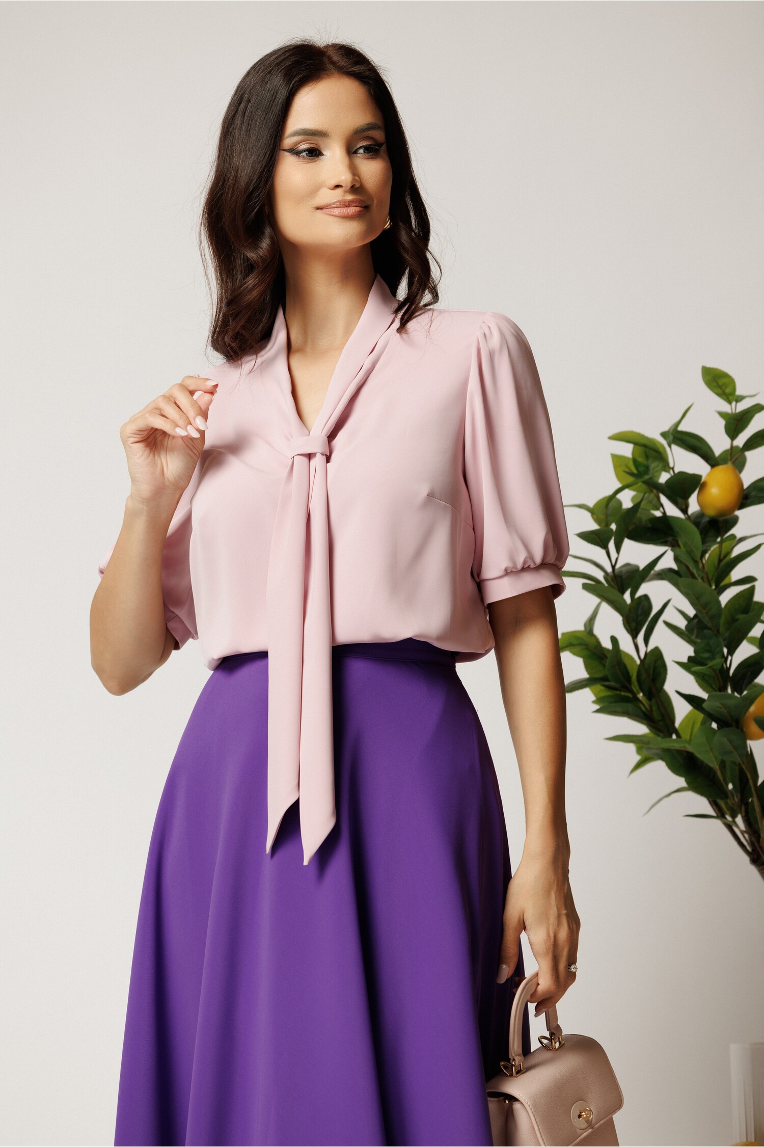 Bluza Roz Viscoza cu Guler Cravata - Stil și Confort