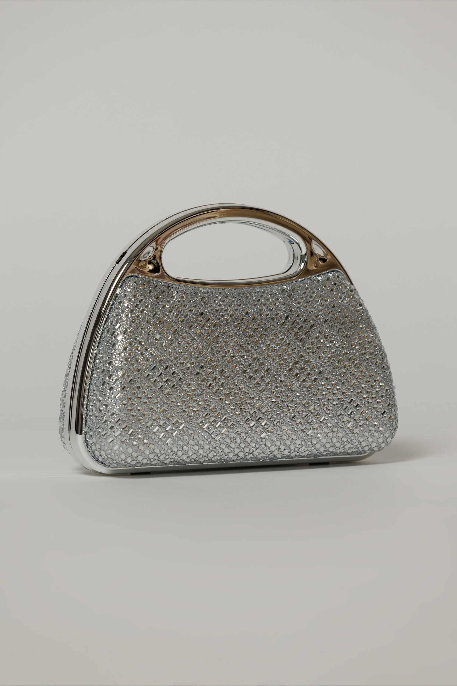 Clutch Argintiu Elegant cu Pietre și Mâner Metalic