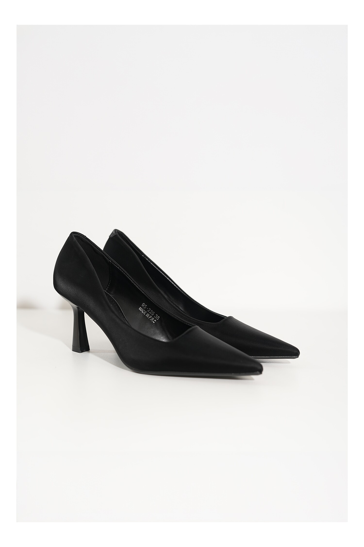 Pantofi Lara Negri Satinat cu Toc Eleganți