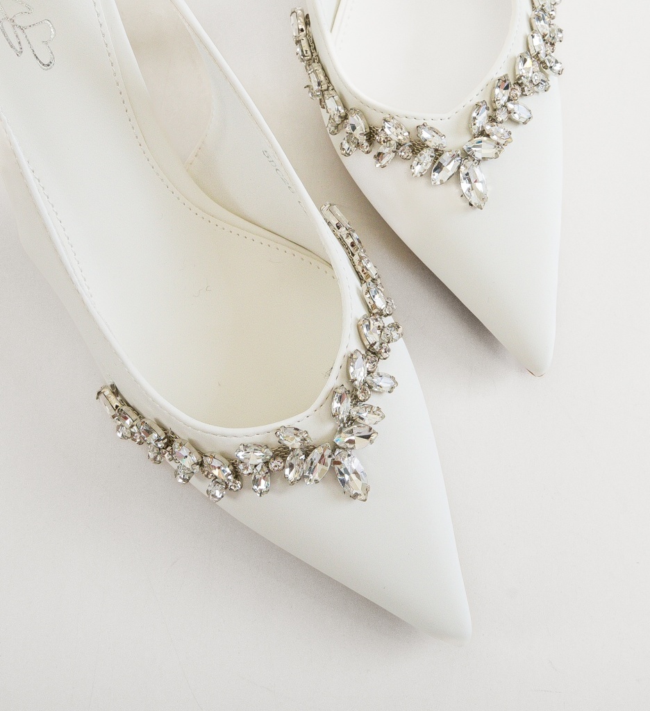 Pantofi Stiletto Daray Albi - Eleganță și Stil - imagine 2