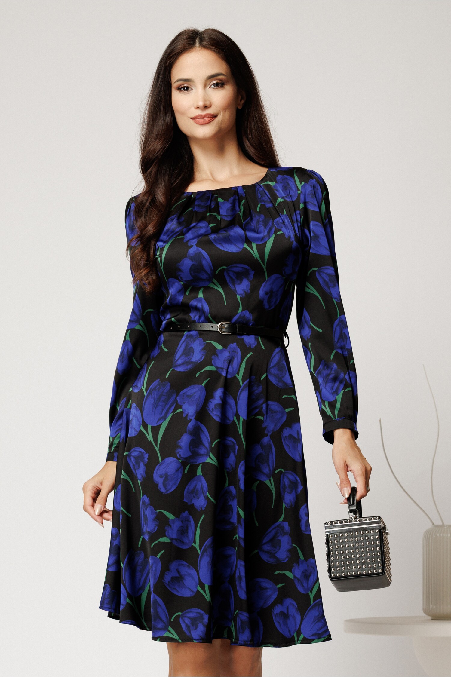 Rochie Neagră Florală Voal Satinat | Eleganță Modernă