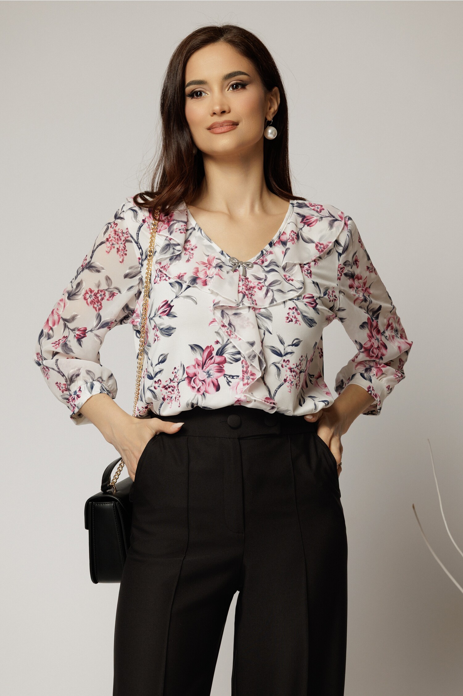 Bluza Ivoriu Imprimeu Magenta cu Volan pe Bust