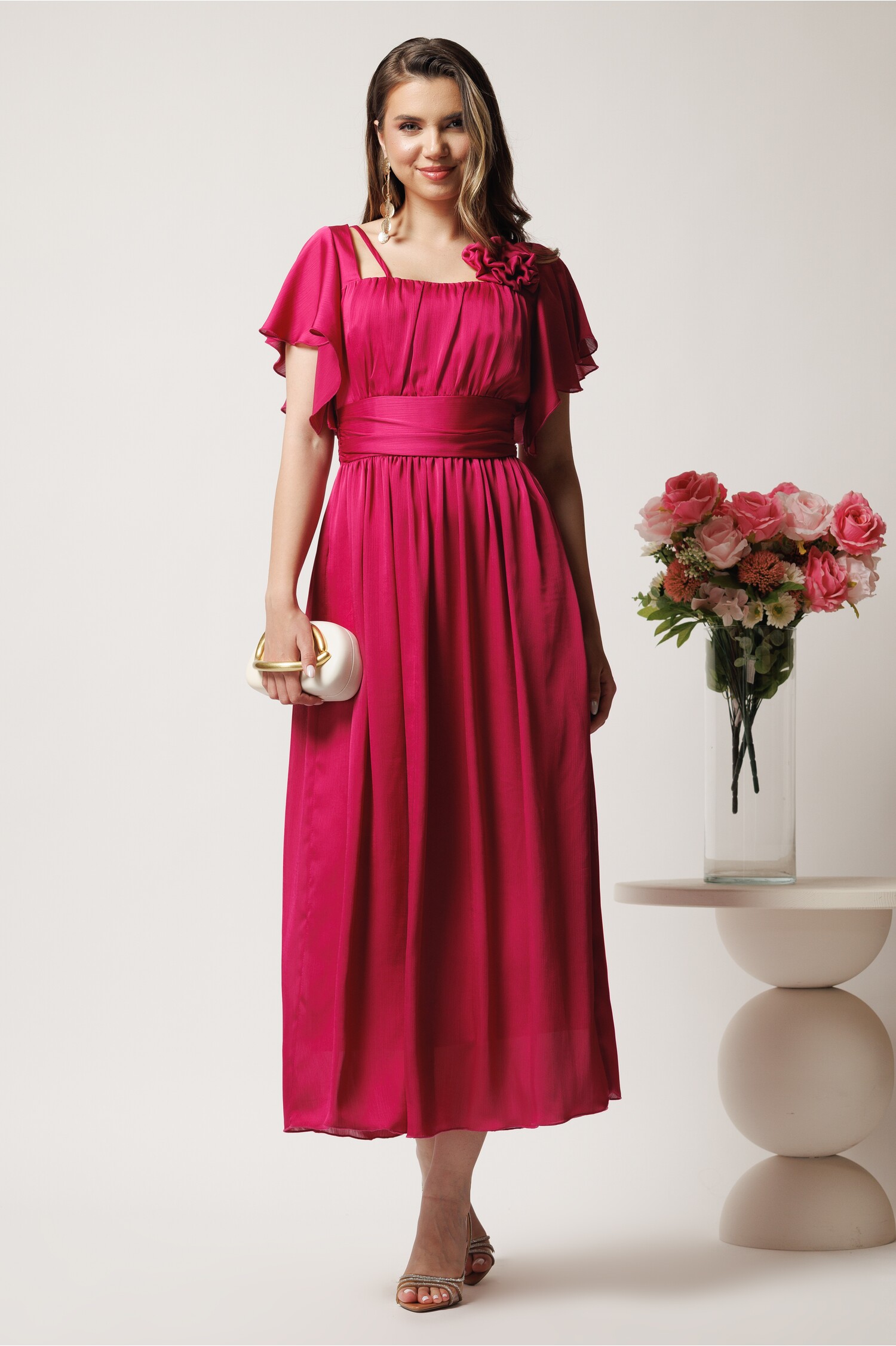 Rochie Fucsia Eleganta cu Floare la Bust