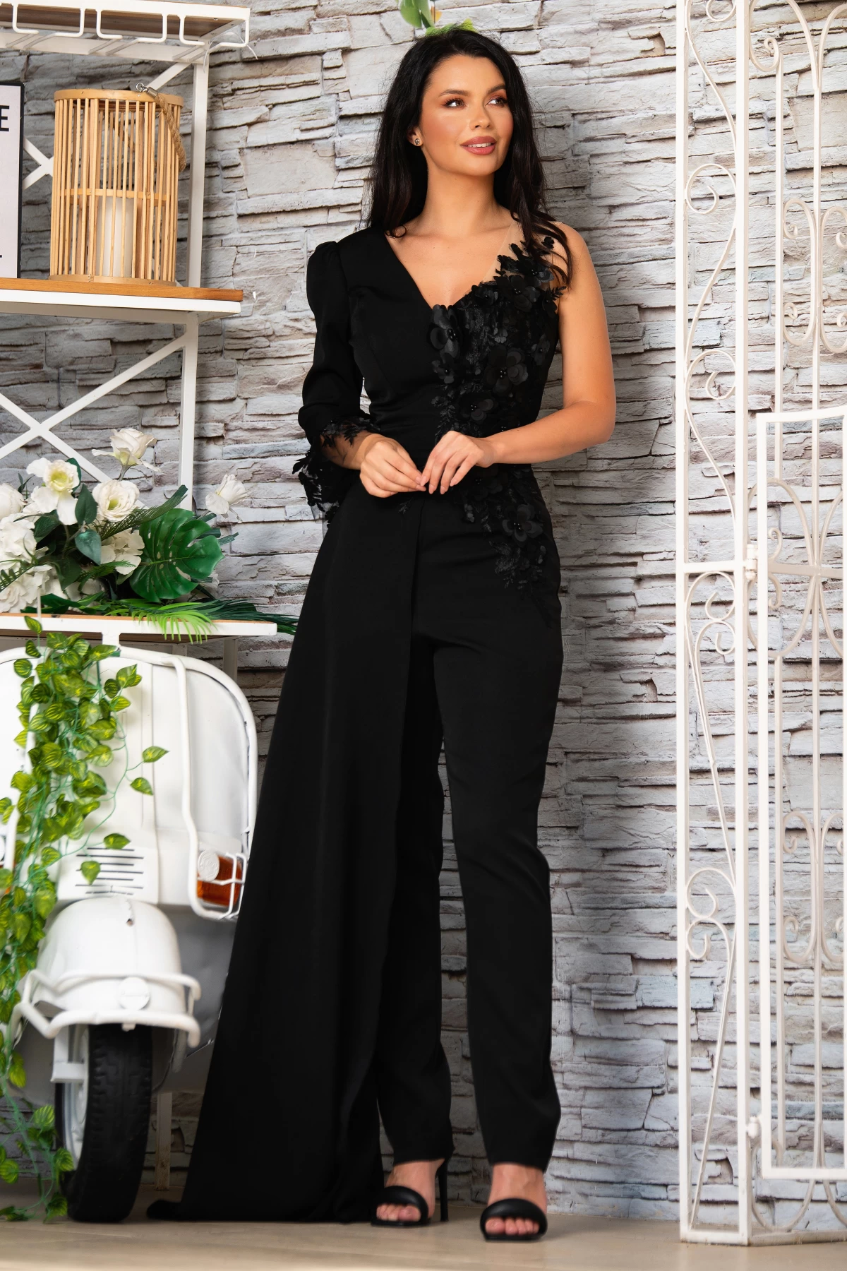 Chanttal Salopeta Neagra Eleganta cu Flori 3D