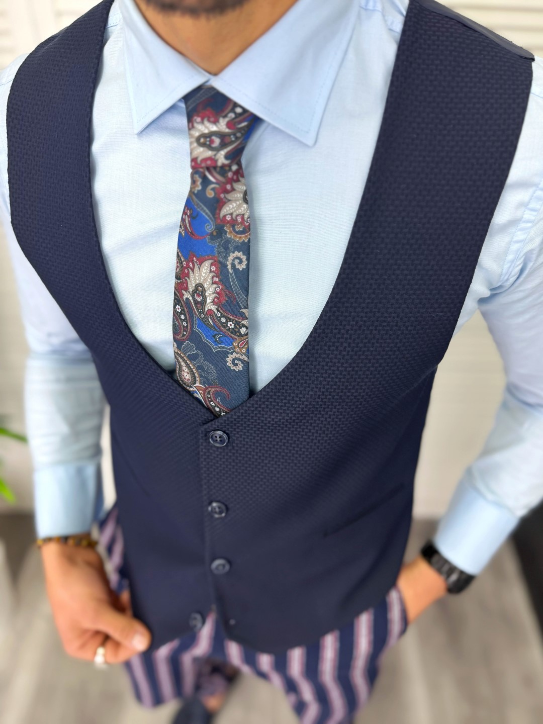 Vesta Bleumarin Eleganta Barbati | Look Impecabil
