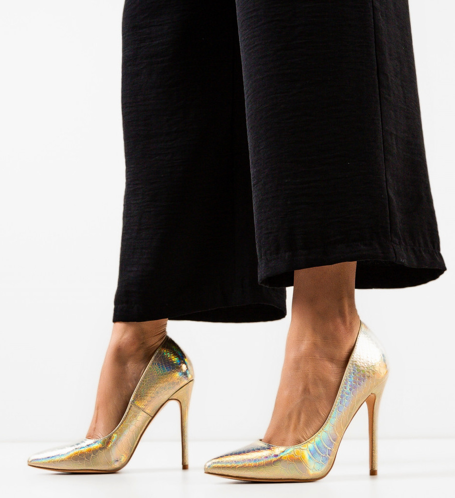Pantofi Toc Yan Aurii - Eleganță și Stil