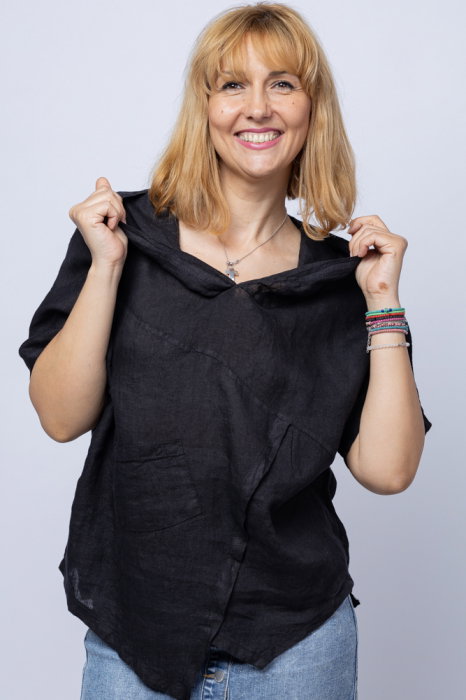 Bluza Neagră Asimetrică din In cu Glugă | Shopika