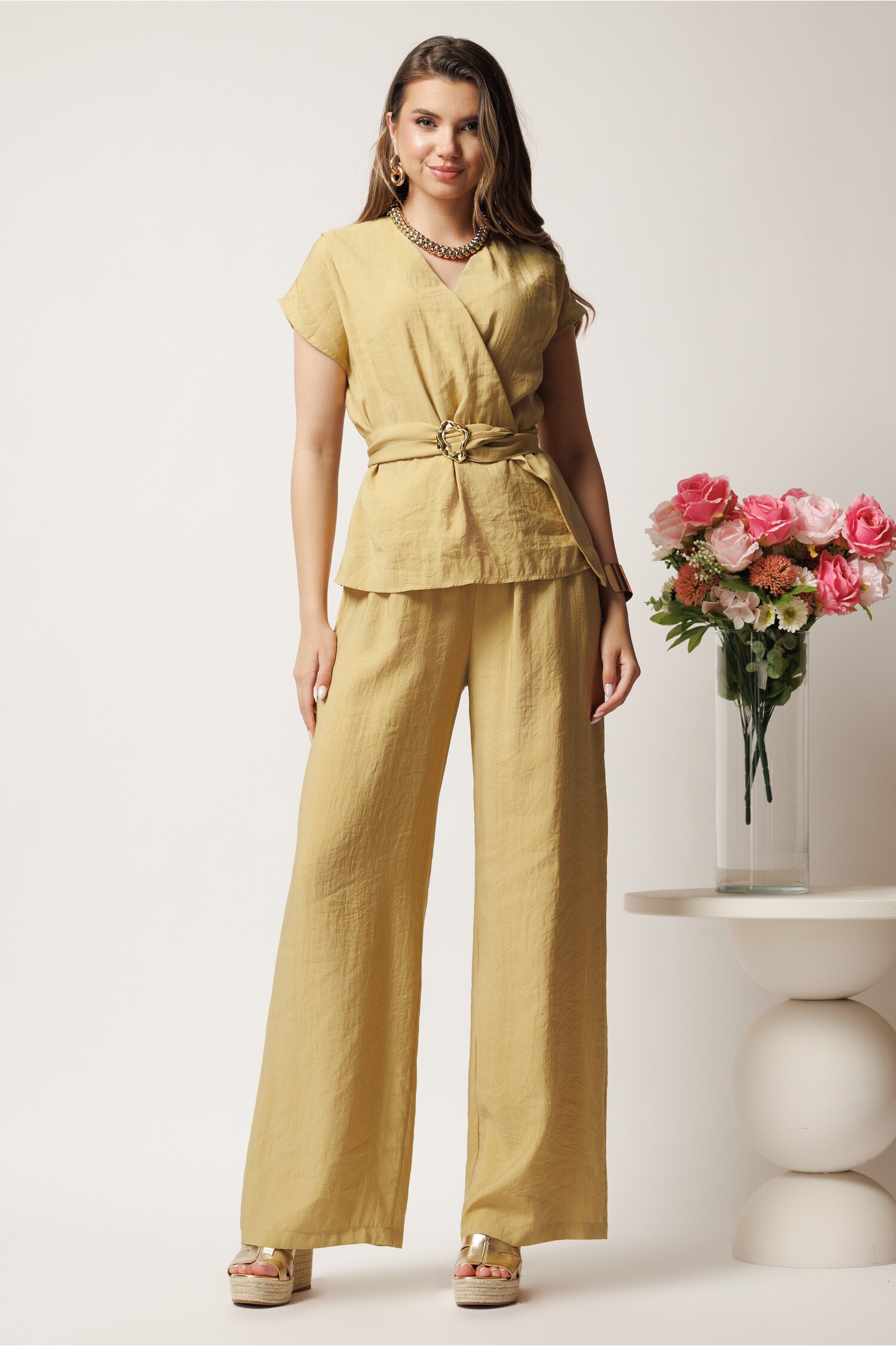 Compleu 2 Piese Bej Elegant si Confortabil