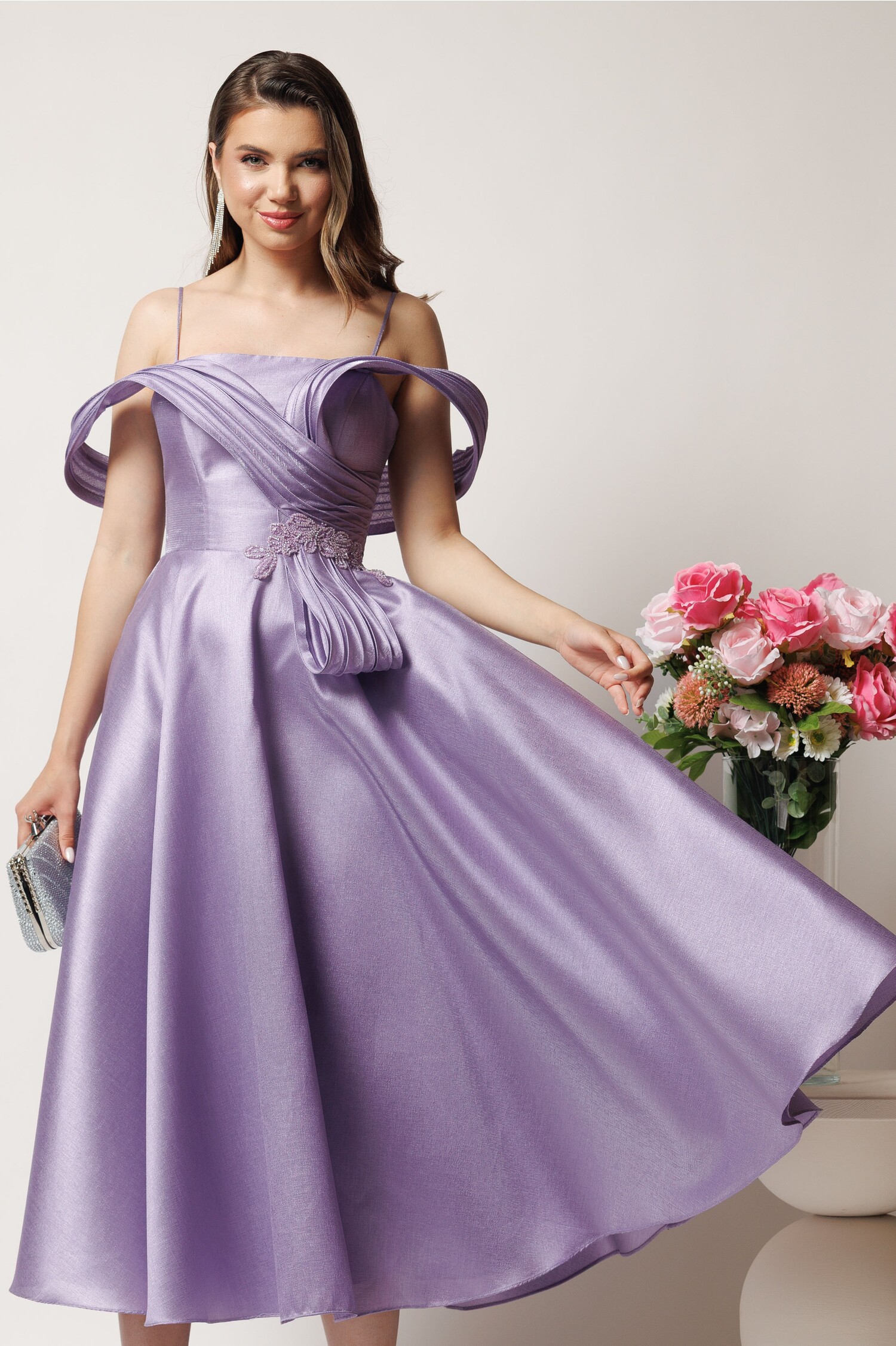 Rochie midi lila clos cu bust structurat