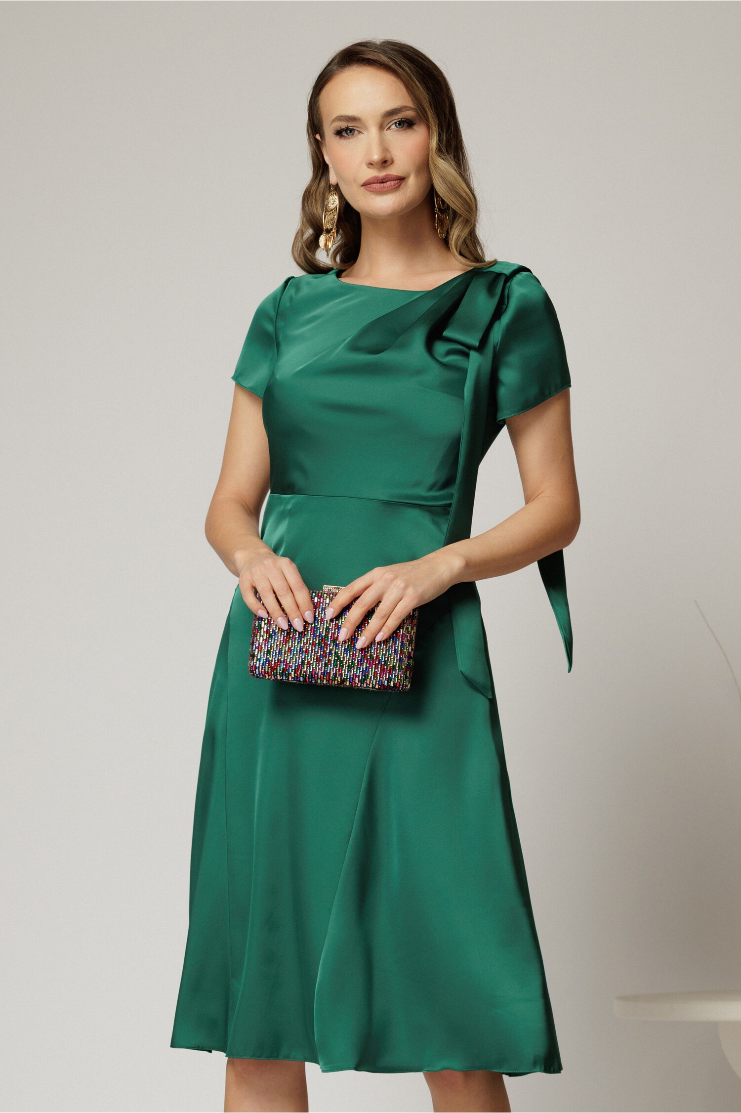 Rochie Midi Verde Satin cu Funda si Fusta Clos