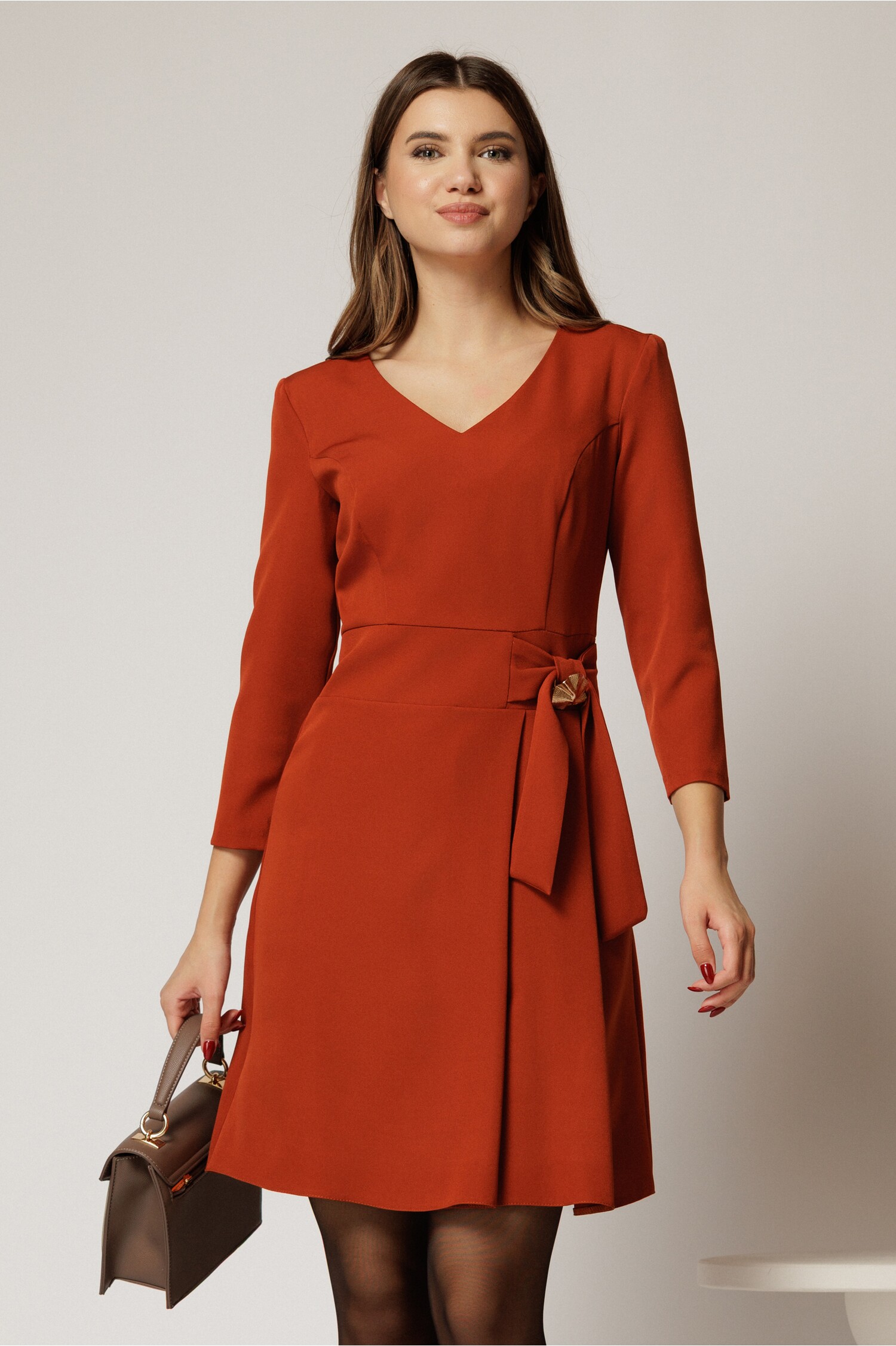 Rochie Stofa Fina Caramizie, Talie Accentuata