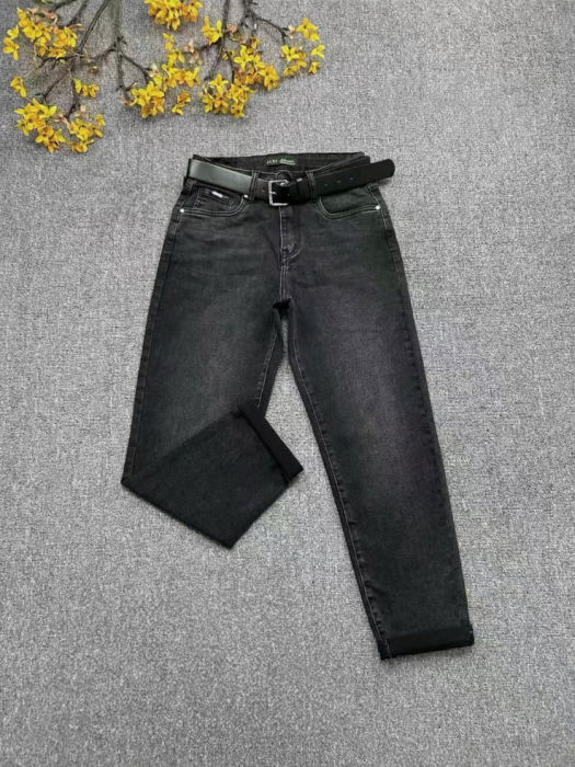Pantaloni Jeans Negru Cudi Mom Fit cu Curea