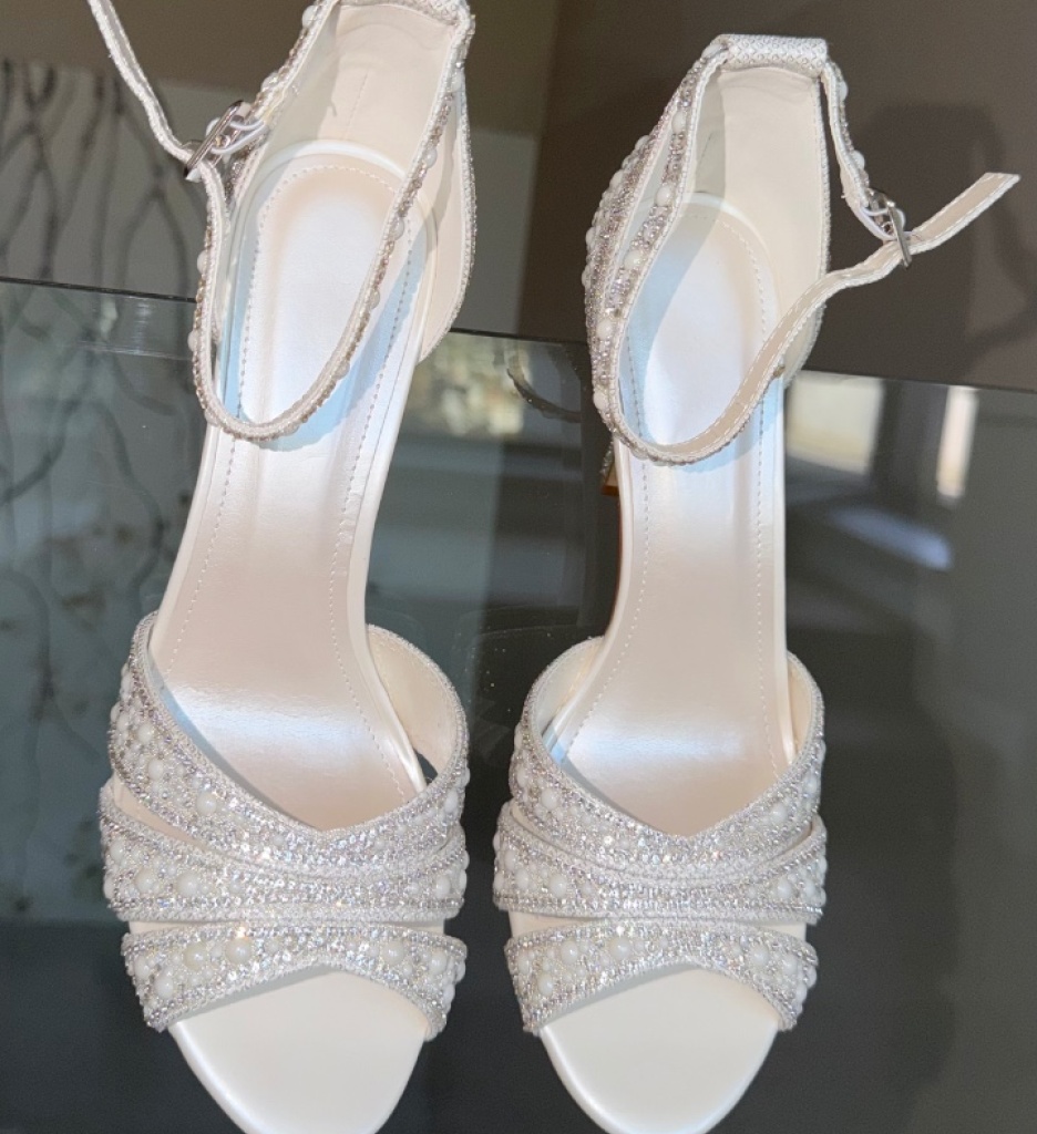 Sandale cu toc Petyr Albe – Eleganță și Stil - imagine 3