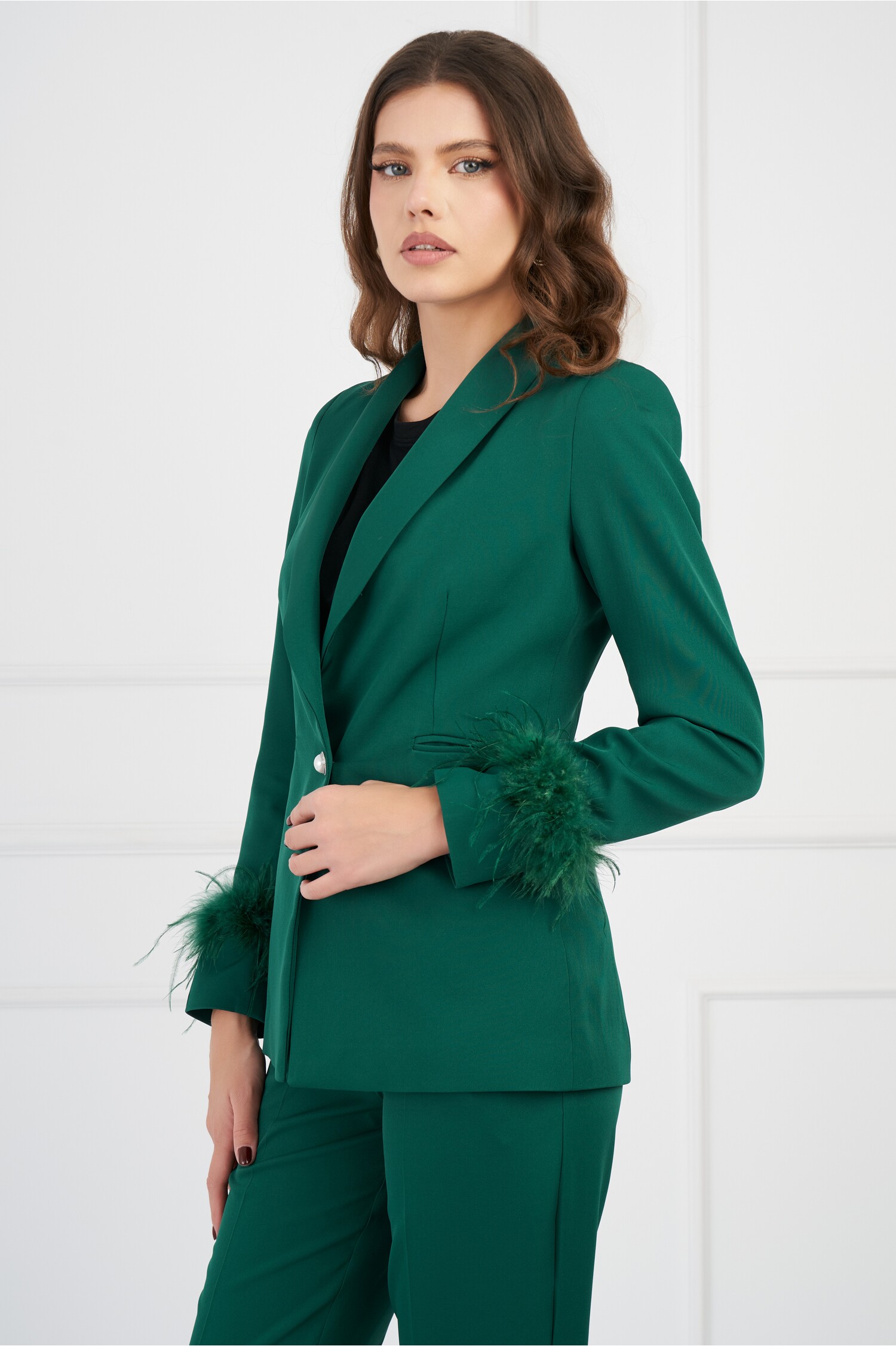 Sacou Verde Elegant cu Pene - Design Sofisticat