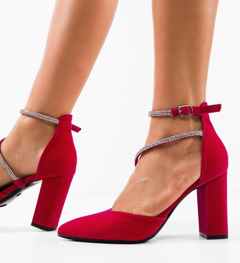 Pantofi Chuks Fuchsia - Eleganță și Stil