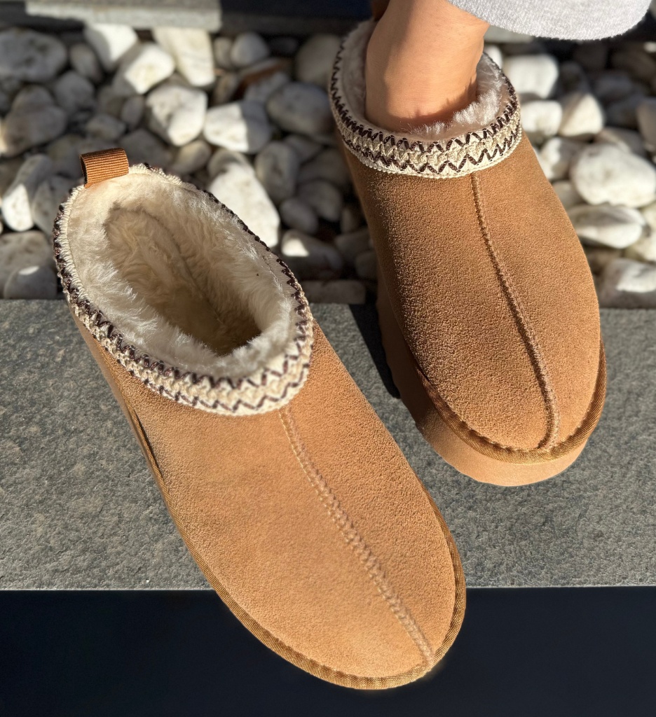 Papuci Ug Patch Camel - Confort și Stil - imagine 2