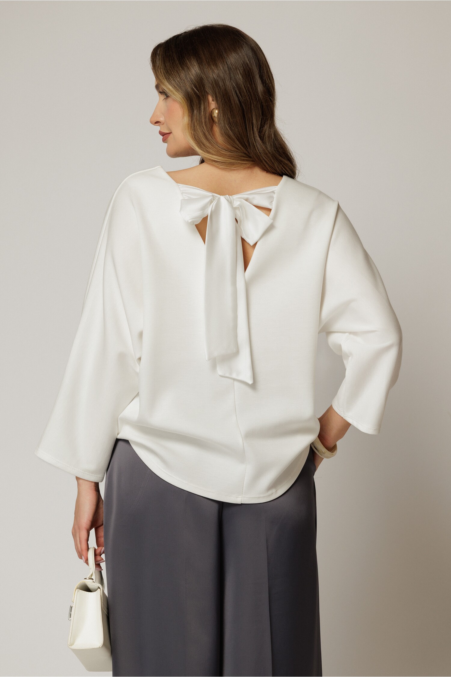 Bluză Alba Jerse cu Fundă | Stil Casual & Confort