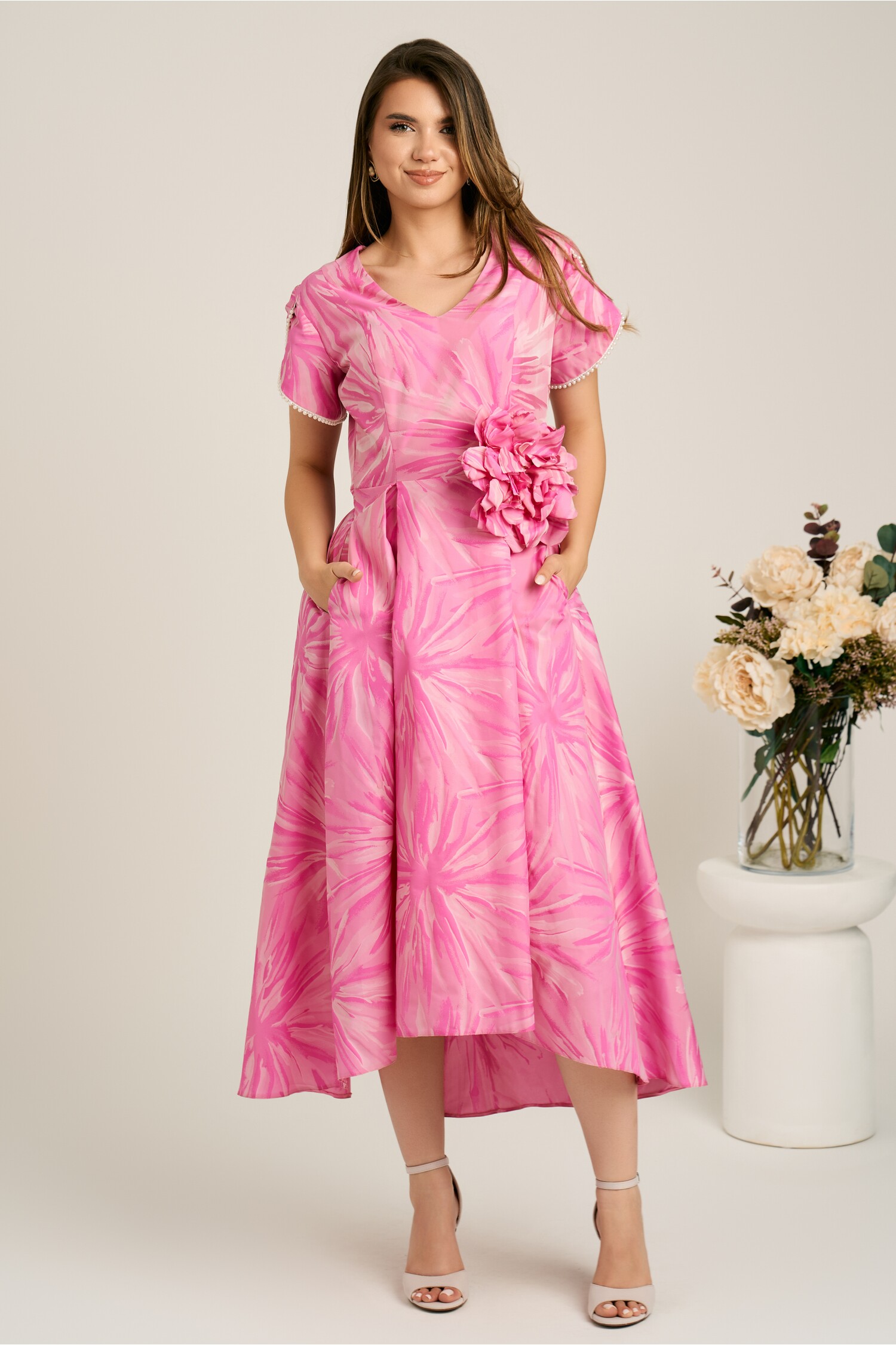 Rochie LaDonna roz brocard cu floare detasabila