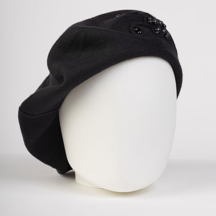 Bereta Neagra Chic Shopika | Stil și Eleganță