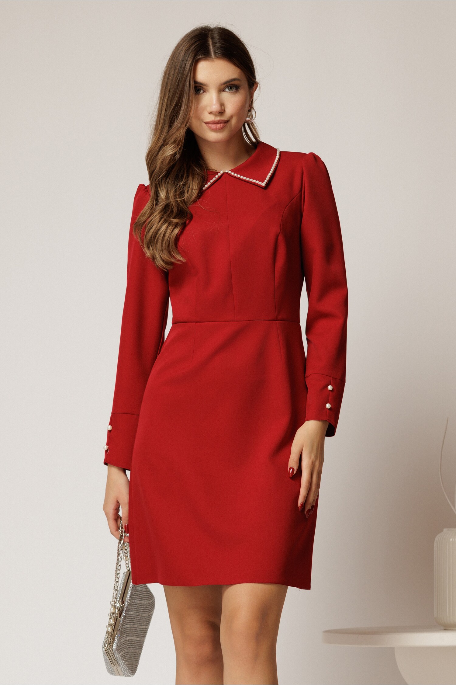Rochie Scurtă Elegantă Bordo cu Perle