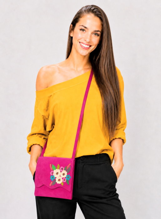 Geanta crossbody handmade, cu flori colorate ,din piele naturala fuchsia