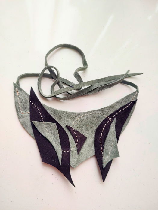 Colier Piele Asimetric Shopika - Design Unic