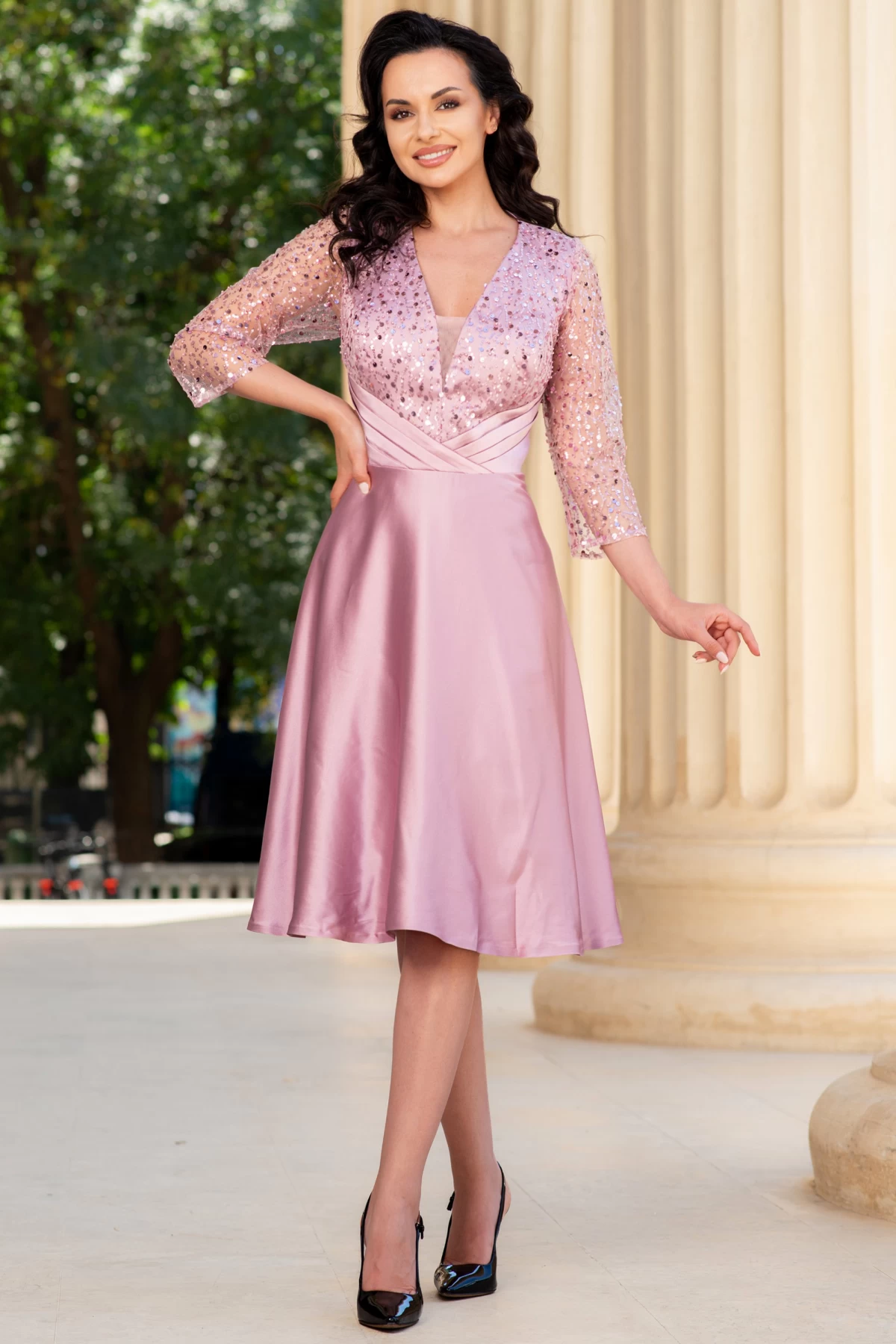 Rochie de ocazie roz prafuit Alesia in clos cu bust paietat