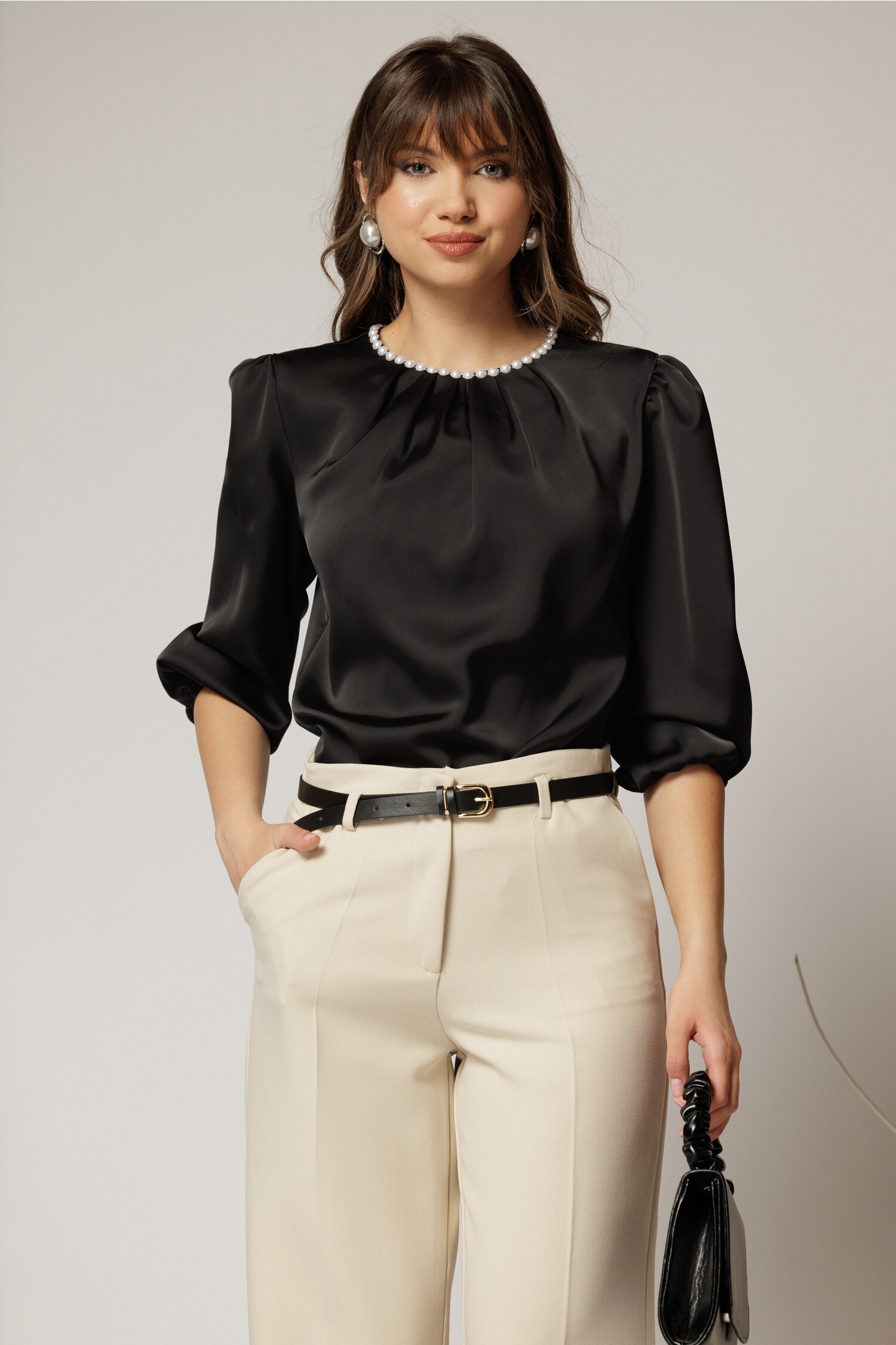 Bluză Neagră Satin cu Perle | Eleganță DY Fashion
