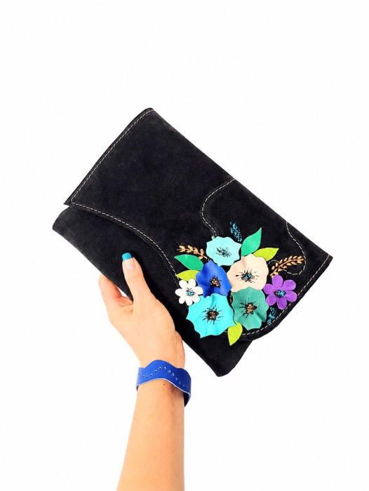 Plic bleumarin handmade  din piele naturala intoarsa  , cu flori 3D multicolore