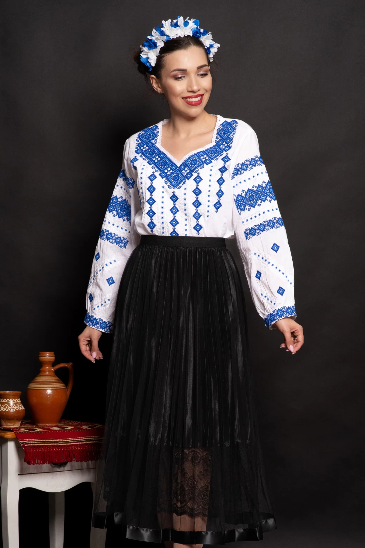 Ie Lacramioara Traditională Broderie Albastră - imagine 1