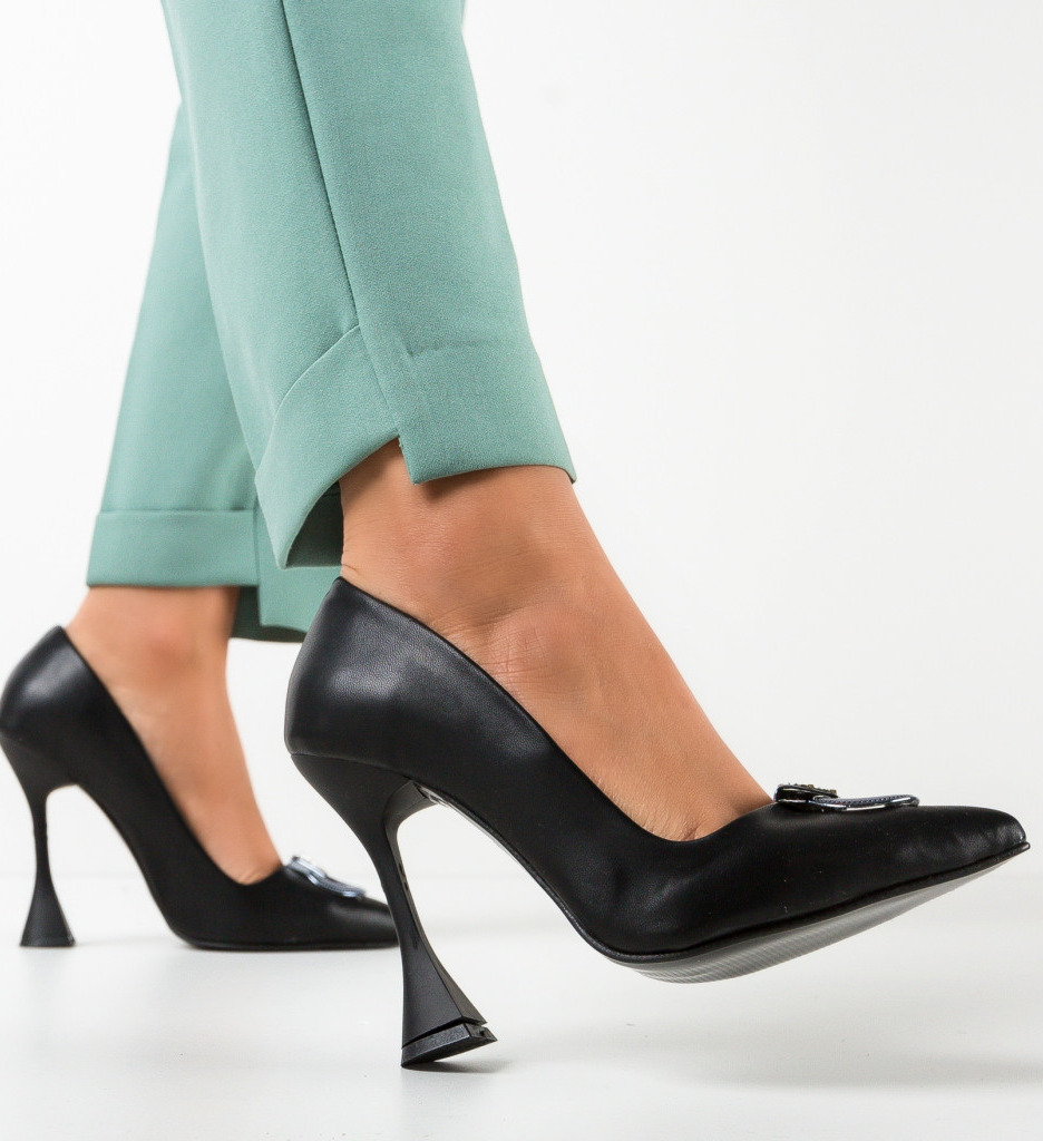Pantofi cu Toc Eleganți Negri - Stil și Confort