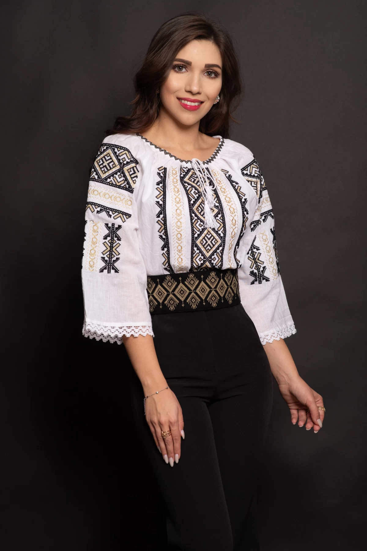 Ie Catrina Traditional - Broderie Aurită Elegantă - imagine 1