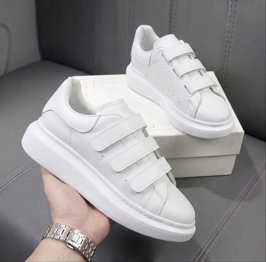 Adidasi barbati casual albi cu arici XO