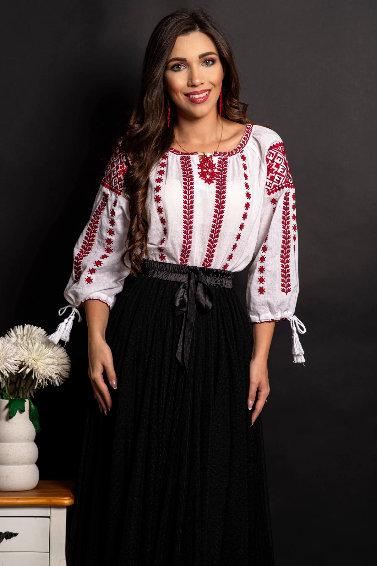 Ie Traditionala Marioara cu Broderie Rosie - Traditional