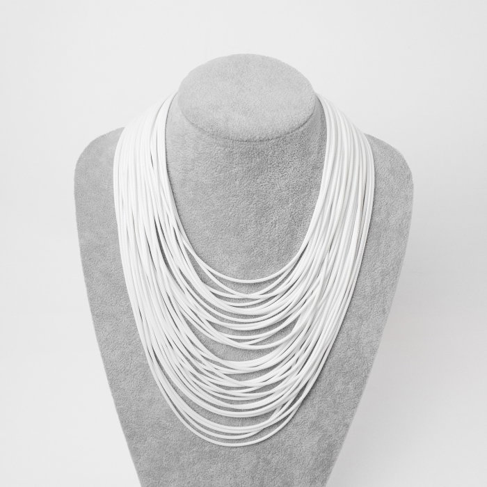 Colier Alb Multistrat Shopika | Eleganță Modernă
