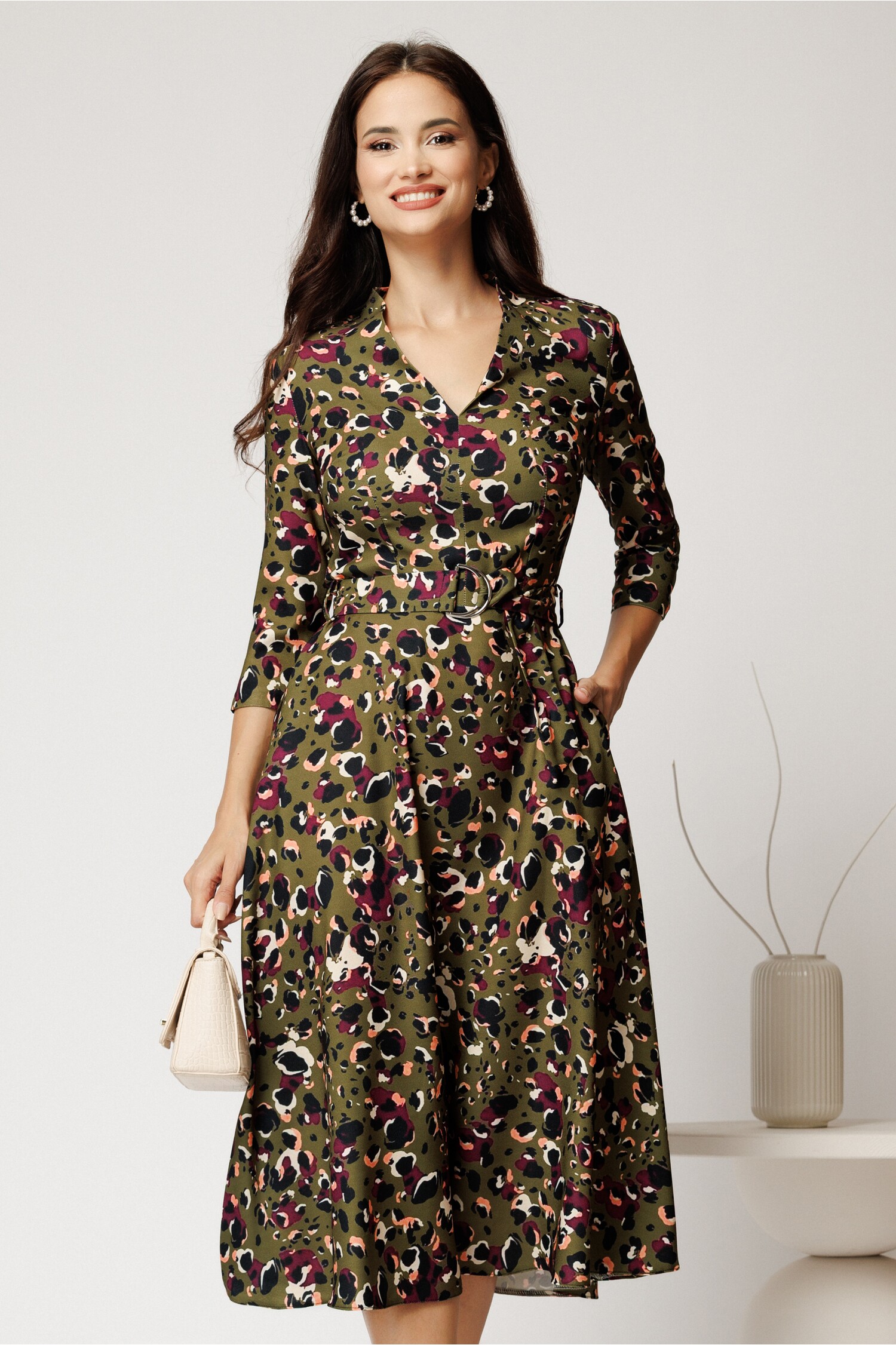 Rochie Midi Crep cu Imprimeu - Elegantă și Versatilă