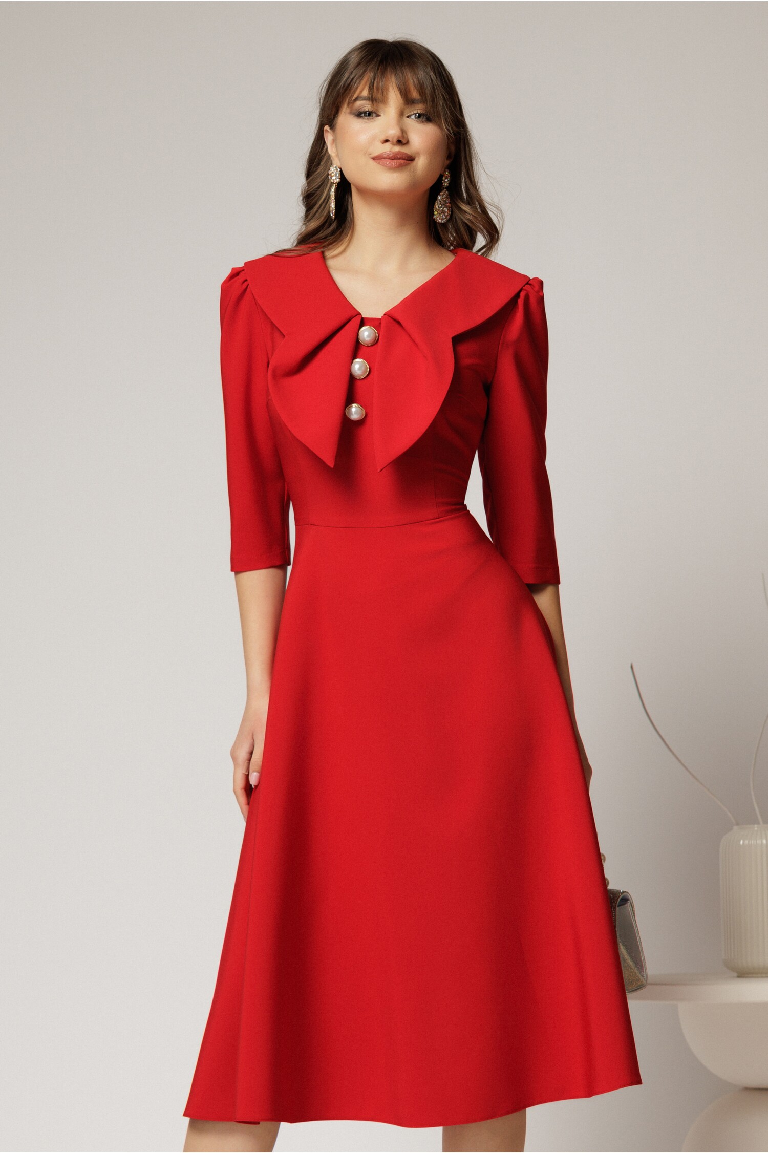 Rochie Rosie Clos Ocazie cu Guler Maxi