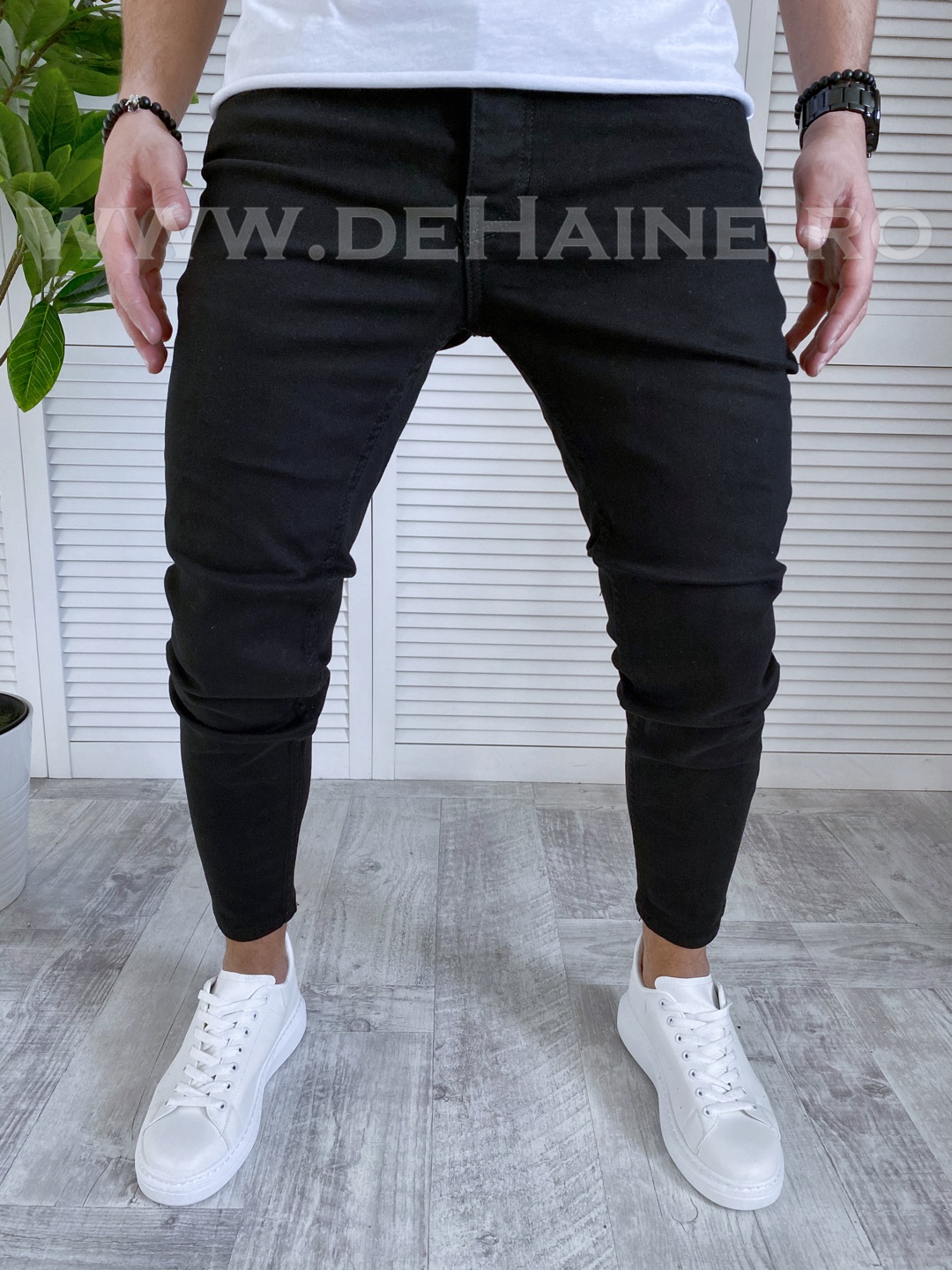 Blugi Barbati Conici Negri | Stil si Confort