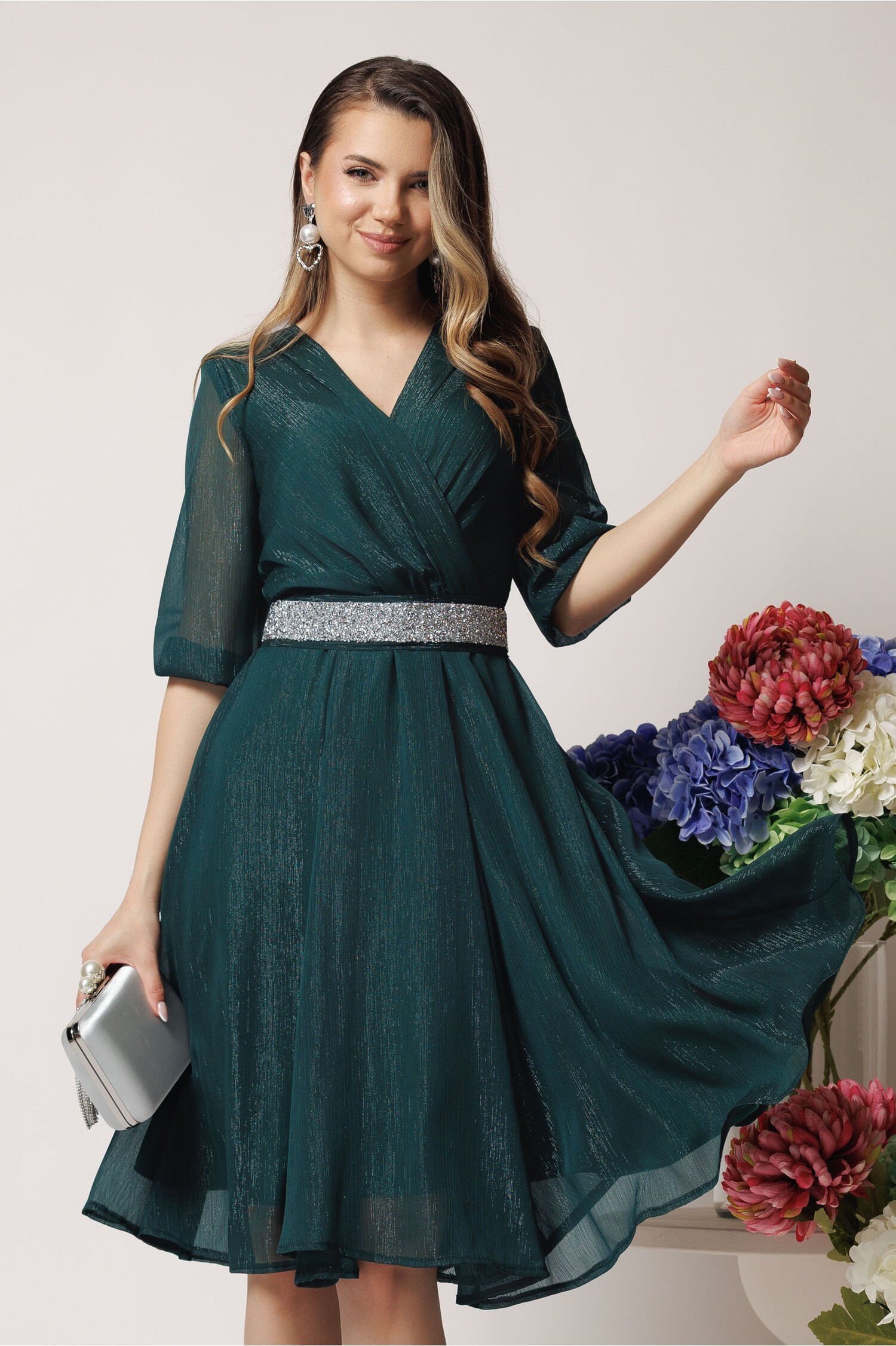 Rochie Verde Eleganta cu Fir Stralucitor DY