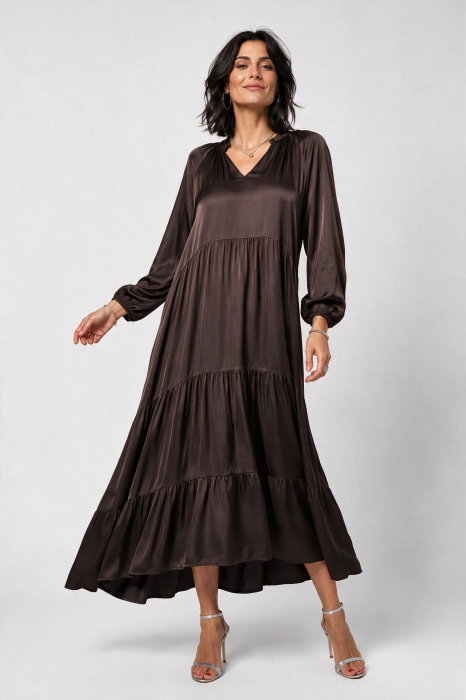 Rochie lunga din satin cu vascoza, croi amplu cu volane - maro