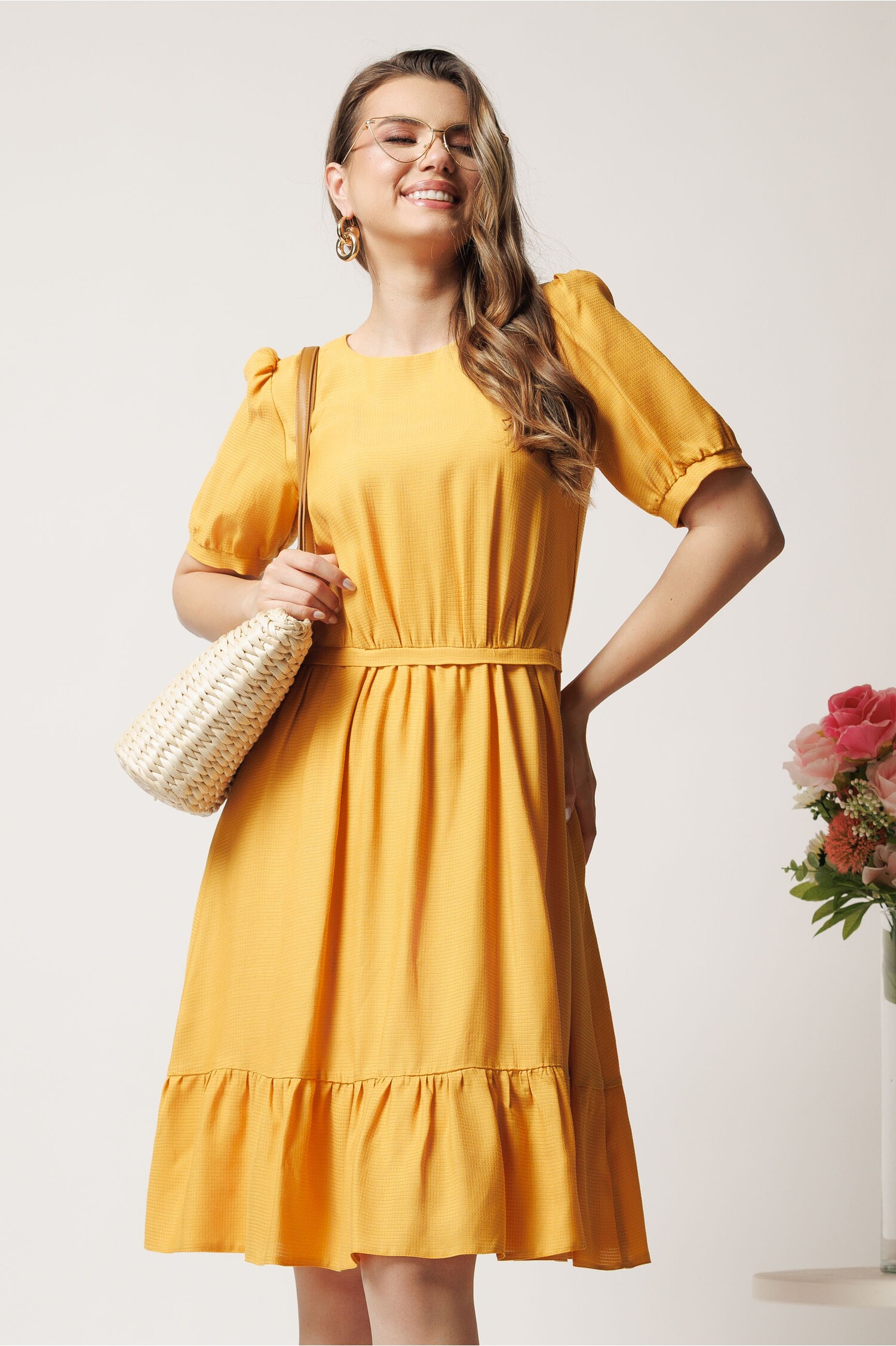 Rochie Midi Galbenă Viscoza Moze - Eleganță Vaporoasă